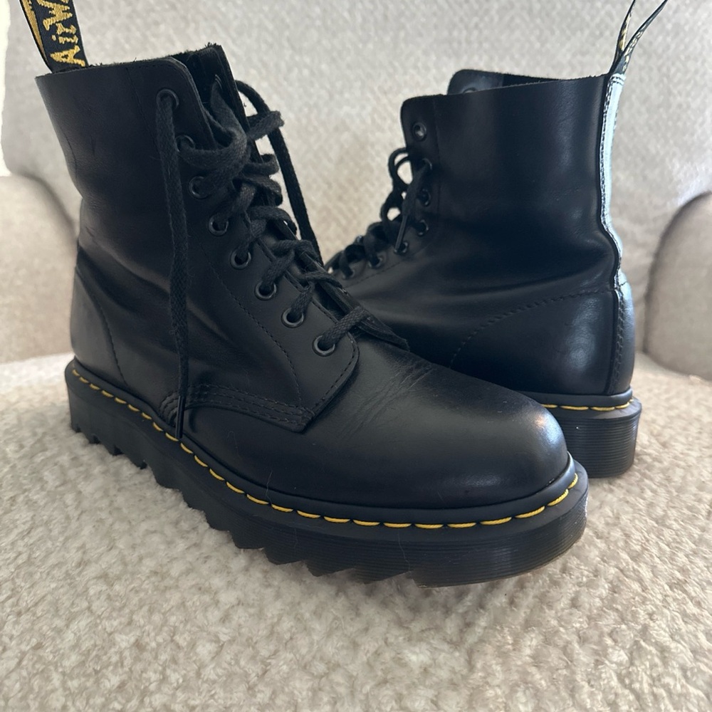Dr. Marten Ziggy Pascal 10